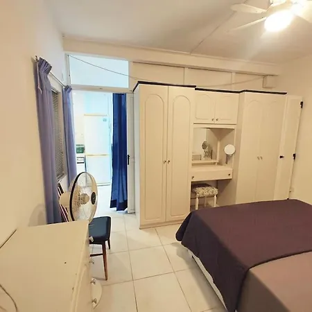 Charming Apartment Steps From The Sea St. Paul's Bay Exterior photo
