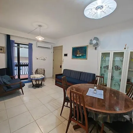 Charming Apartment Steps From The Sea St. Paul's Bay Exterior photo